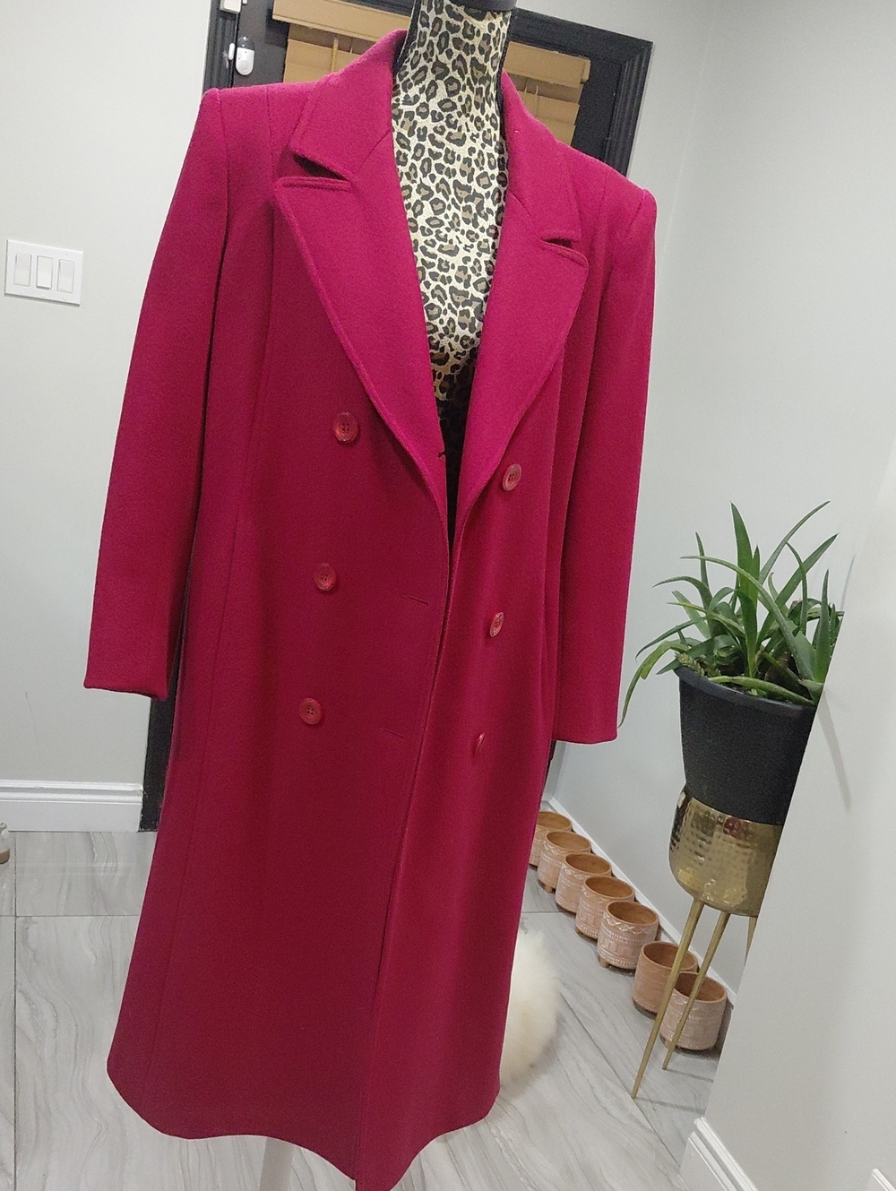 100% Wool Coat In Excellent Condetion - Picture 9 of 9